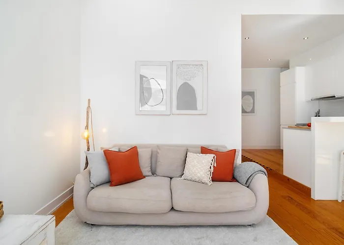 Whome Elegant Flat In A Top-notch Location